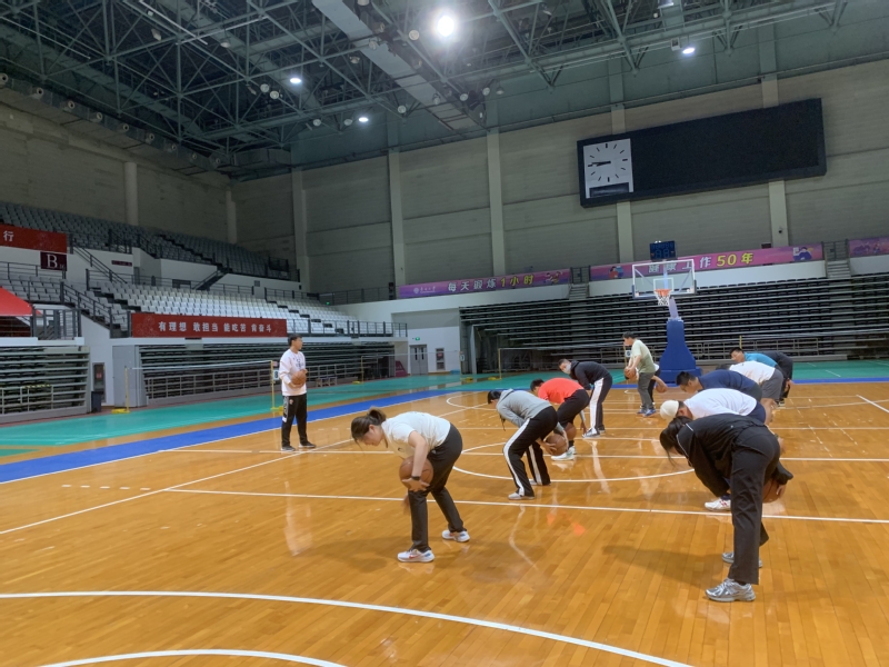 半场：新鹏城1-1成都，安永佳开场闪击，费利佩建功